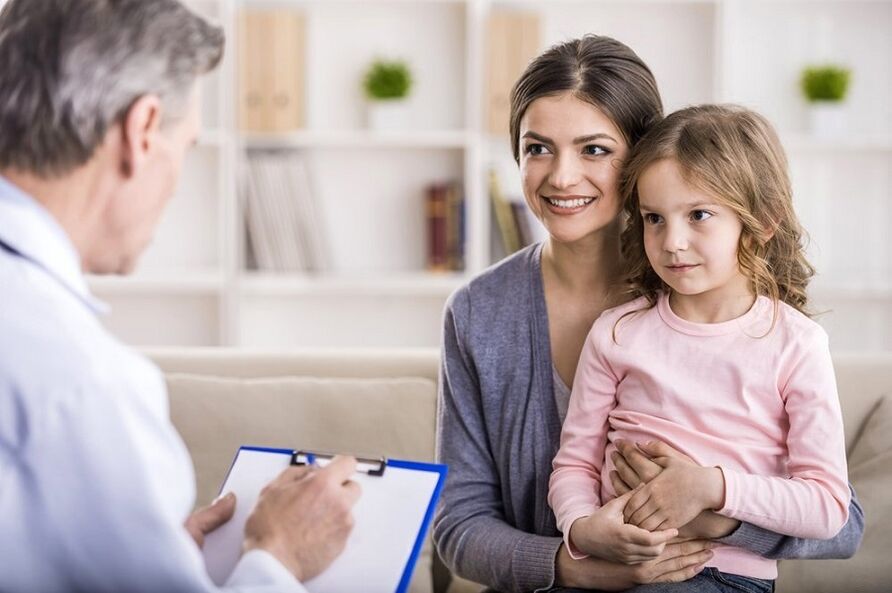 consultation with a specialist if a child has warts